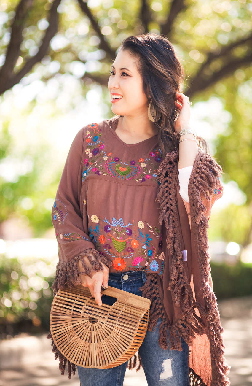 My Simple Trick For How To Wear Ponchos by Dallas fashion blogger Kileen of cute & little